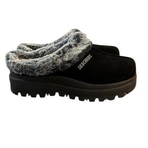 Skechers Slip On Faux Fur Lining Slide Clogs for Women, Size 9…Black & Gray.